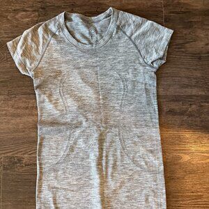 LULULEMON SWIFT TECH GREY SHIRT